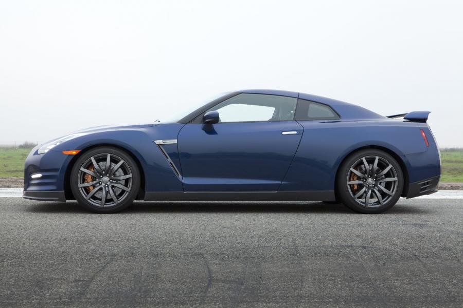  Nissan GT-R 2012 года  (US) (фото 57 из 74)
